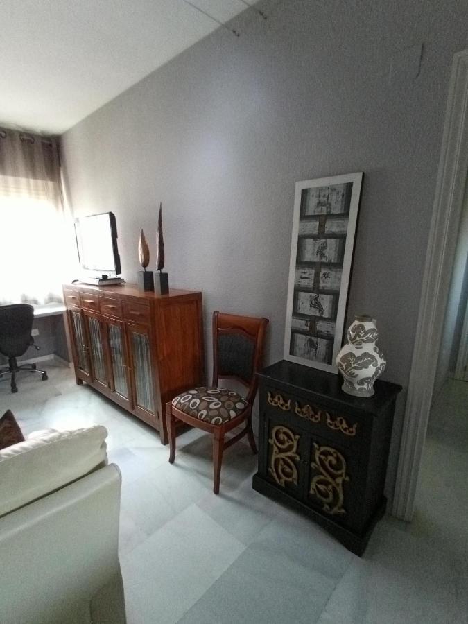 Cozy Apartment & Free Parking — Photos 2